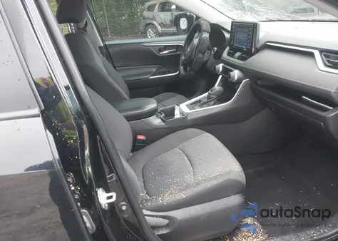 2022 Toyota Rav4 Xle z USA, uszkodzony, nr VIN 2T3W1RFV5NC189098